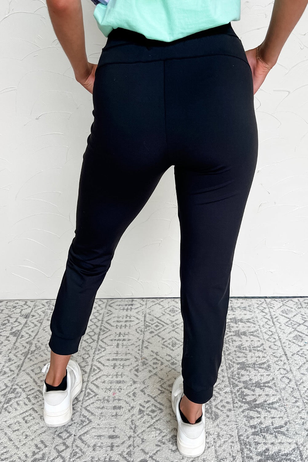 EVERYDAY JOGGERS