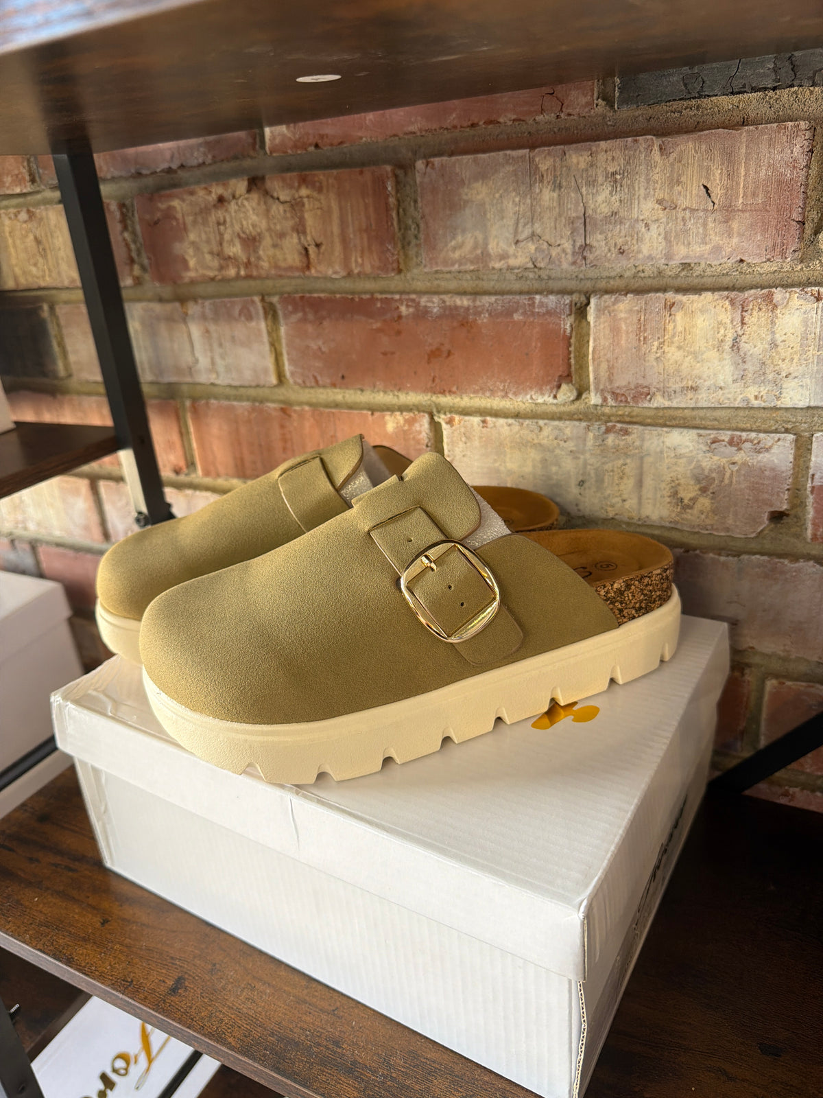 GOLDEN HOUR CLOGS